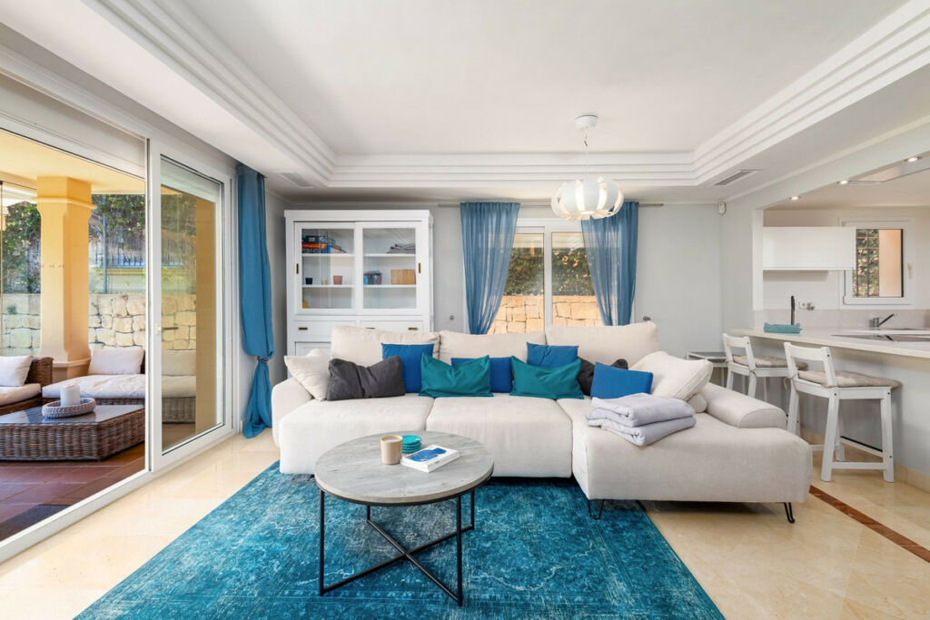 Semi-Detached House Riviera del Sol Málaga - image 2