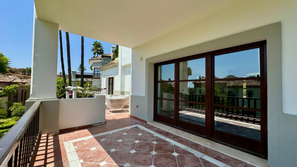 Detached Villa The Golden Mile Málaga - image 20