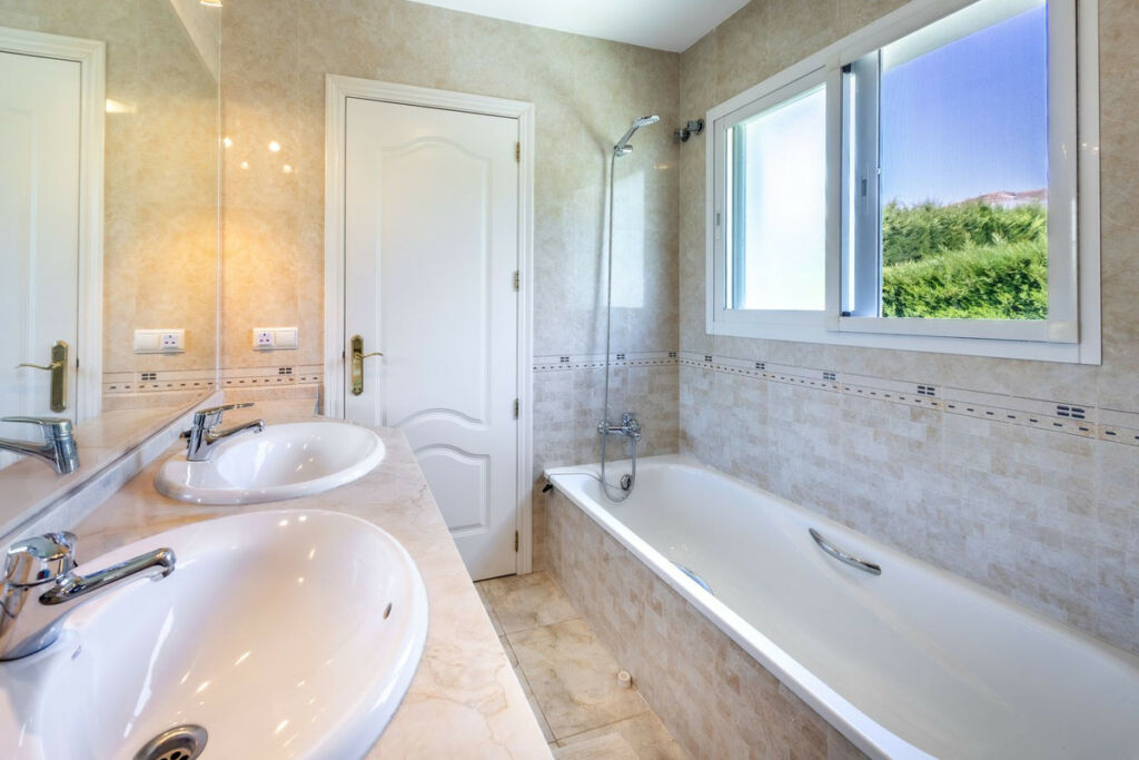 Detached Villa Coín Málaga - image 20
