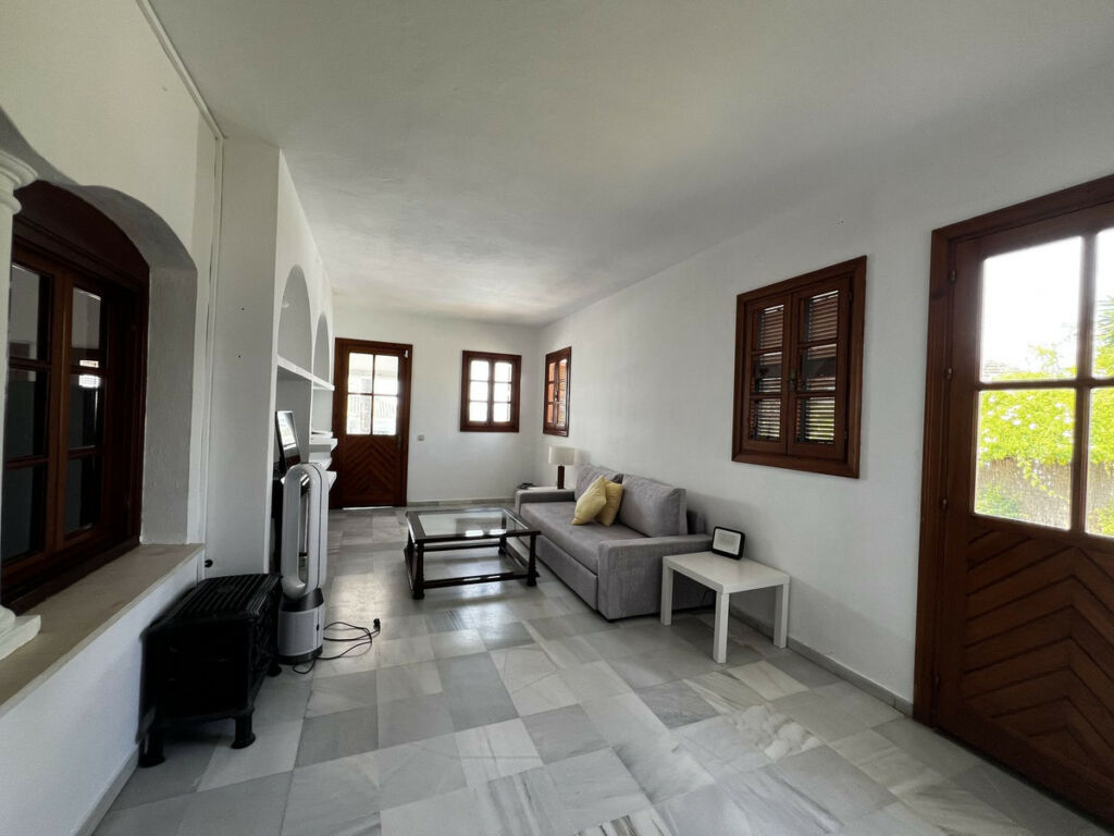 Detached Villa Estepona Málaga - image 20