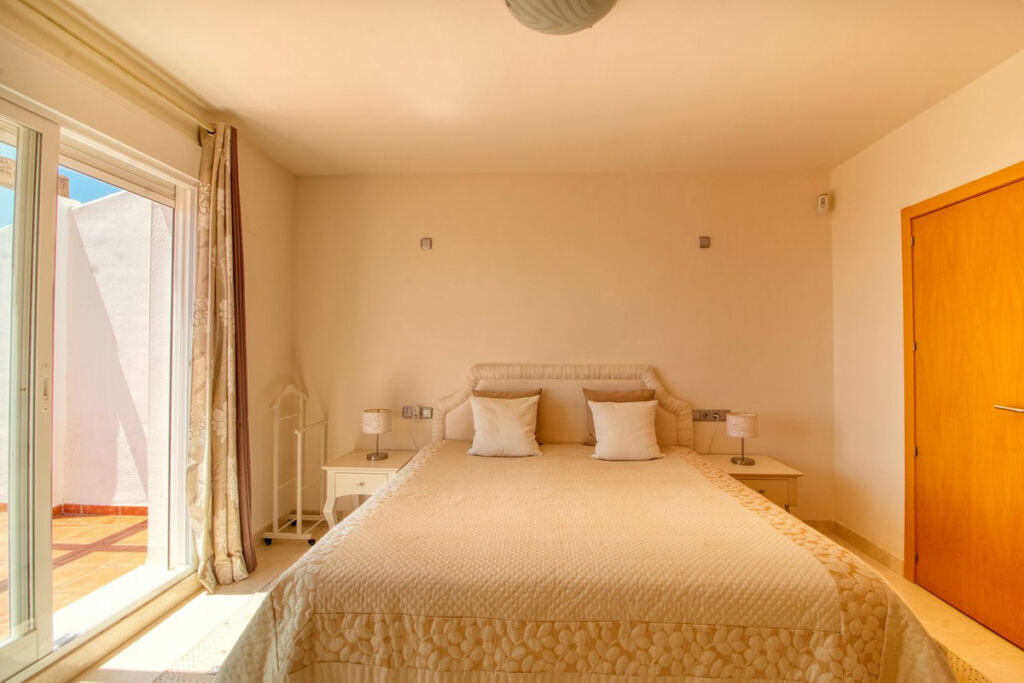 Townhouse Manilva Málaga - image 20