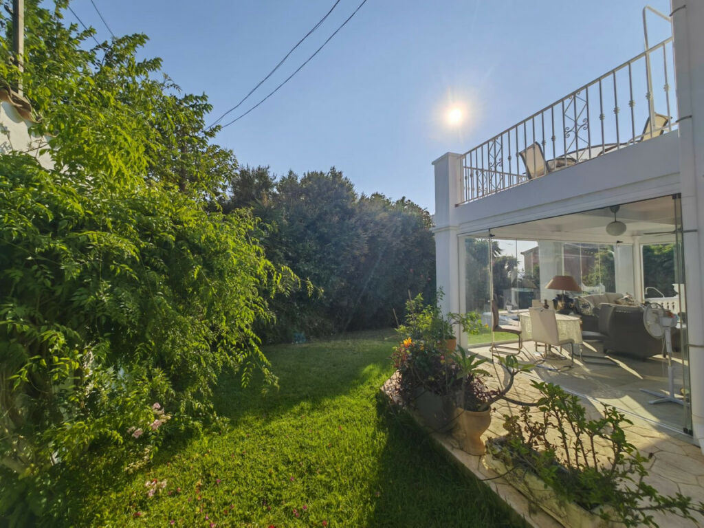 Detached Villa Estepona Málaga - image 20