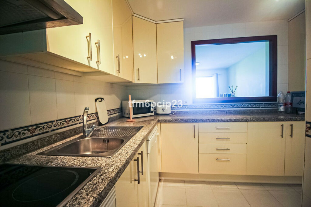 Middle Floor Apartment La Duquesa Málaga - image 20