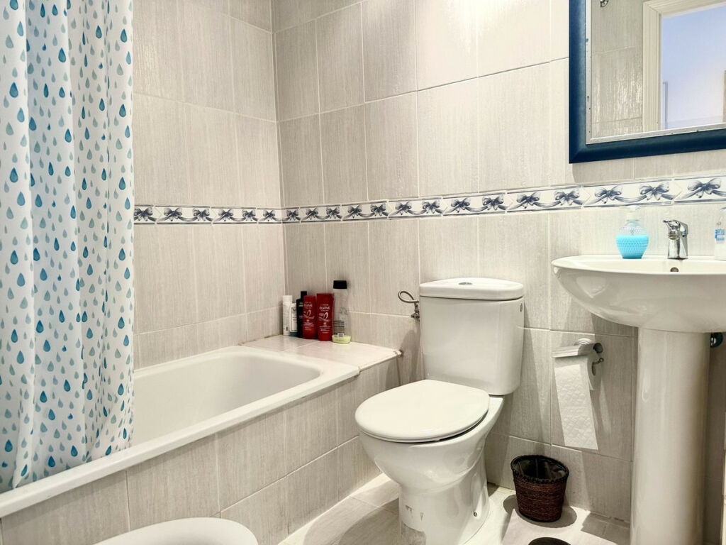 Middle Floor Apartment Los Boliches Málaga - image 20