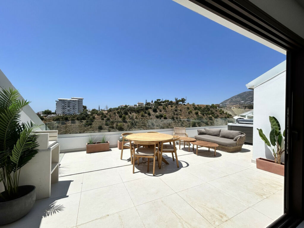 Penthouse Higueron Málaga - image 20