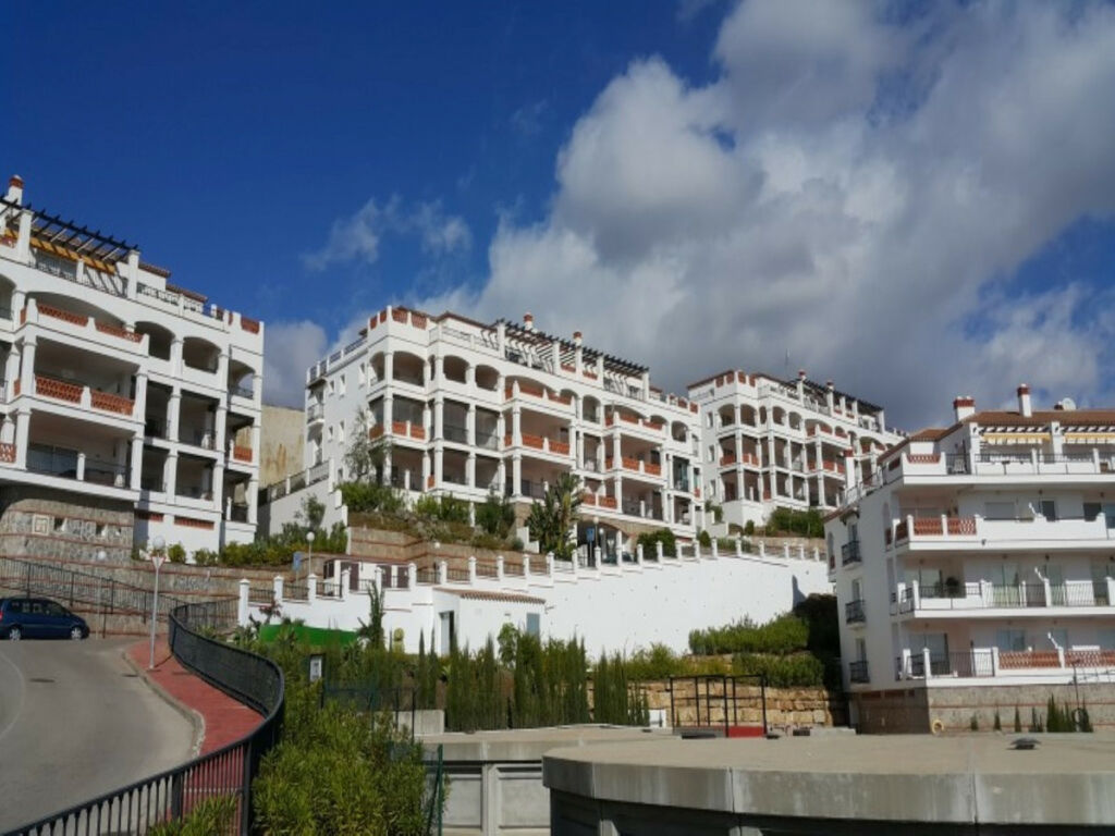 Middle Floor Apartment Calahonda Málaga - image 20