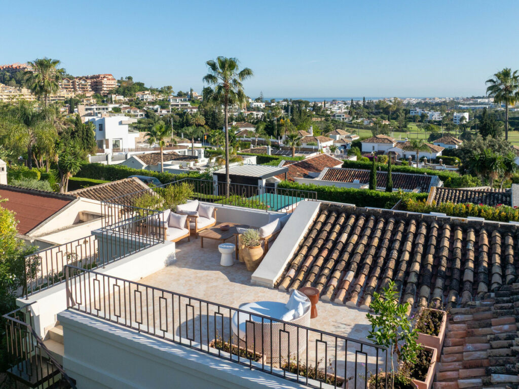 Detached Villa Nueva Andalucía Málaga - image 20