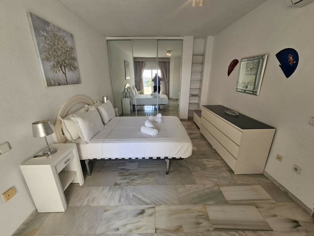 Middle Floor Apartment Calahonda Málaga - image 19