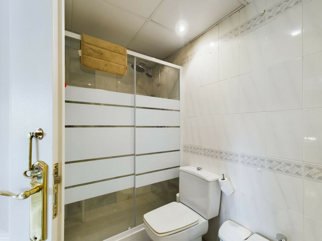 Middle Floor Apartment Elviria Málaga - image 20