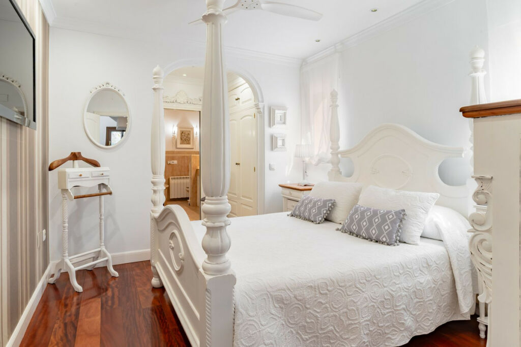 Detached Villa Sierrezuela Málaga - image 20
