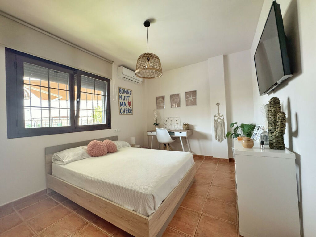 Detached Villa Sierrezuela Málaga - image 20