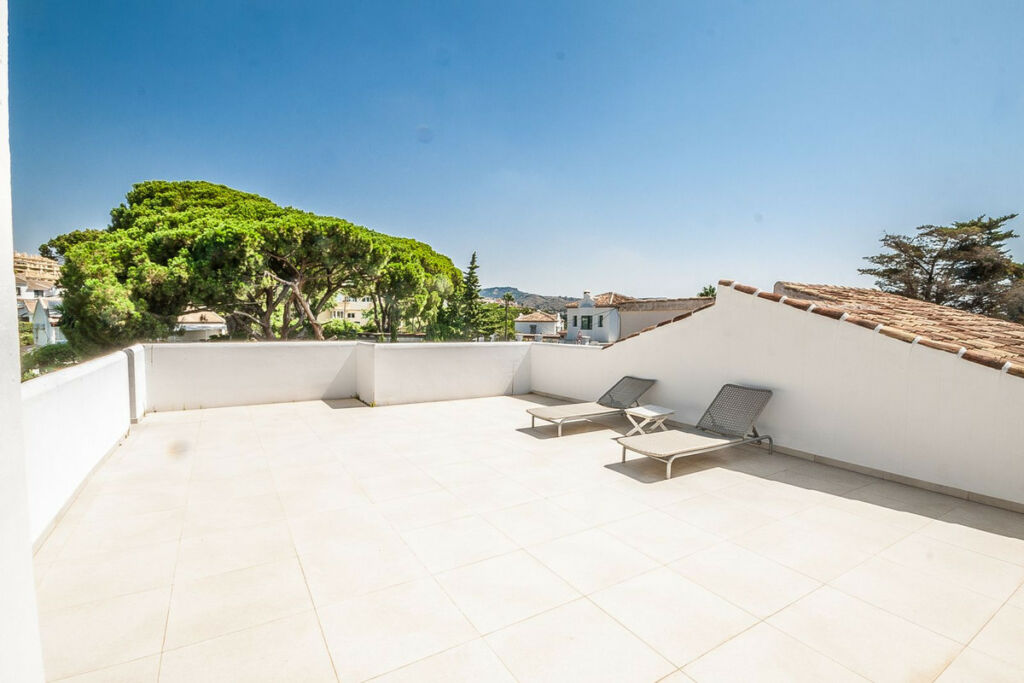 Detached Villa Elviria Málaga - image 20
