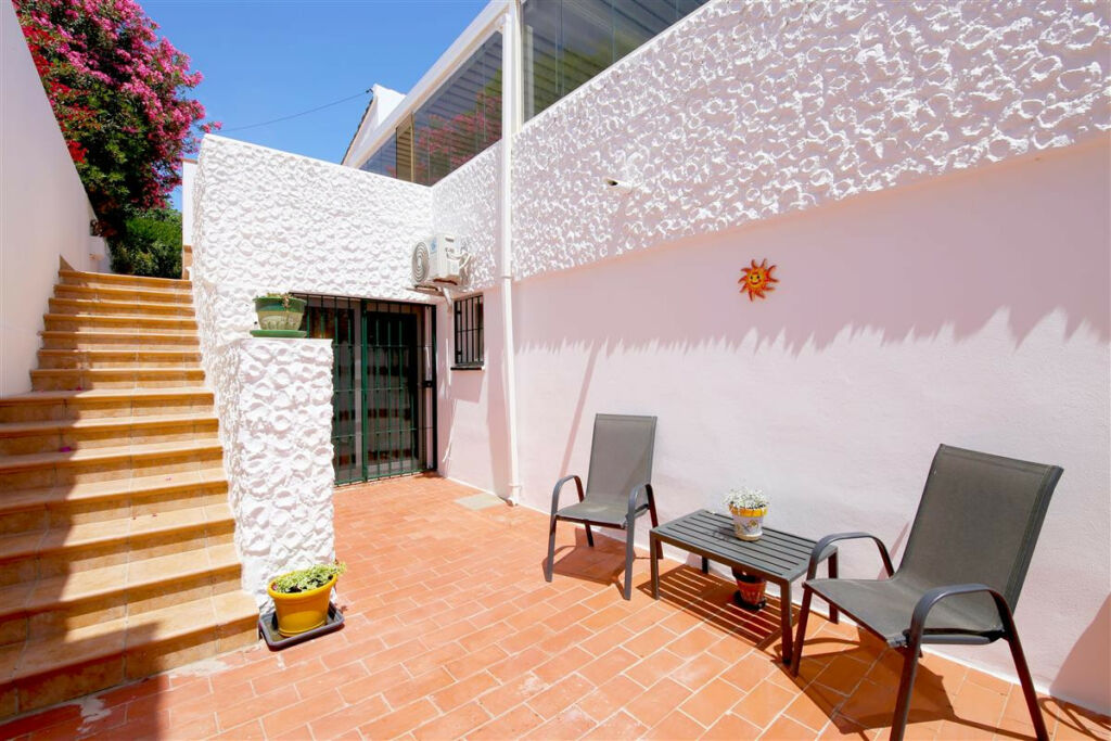 Detached Villa Estepona Málaga - image 20