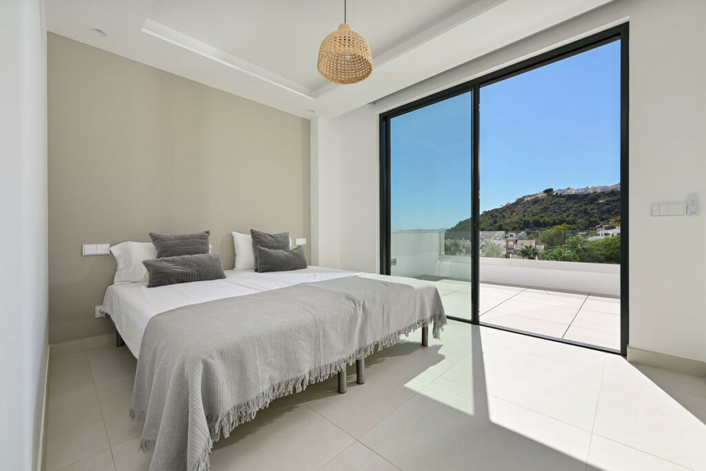 Detached Villa Benalmadena Pueblo Málaga - image 20