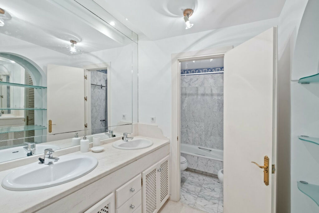 Ground Floor Apartment New Golden Mile Málaga - image 20
