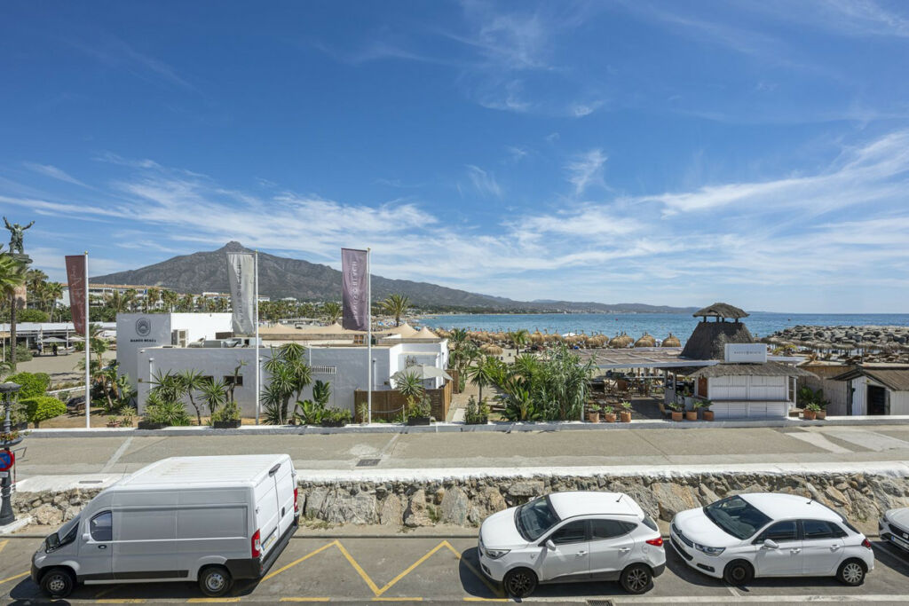 Top Floor Apartment Puerto Banús Málaga - image 20