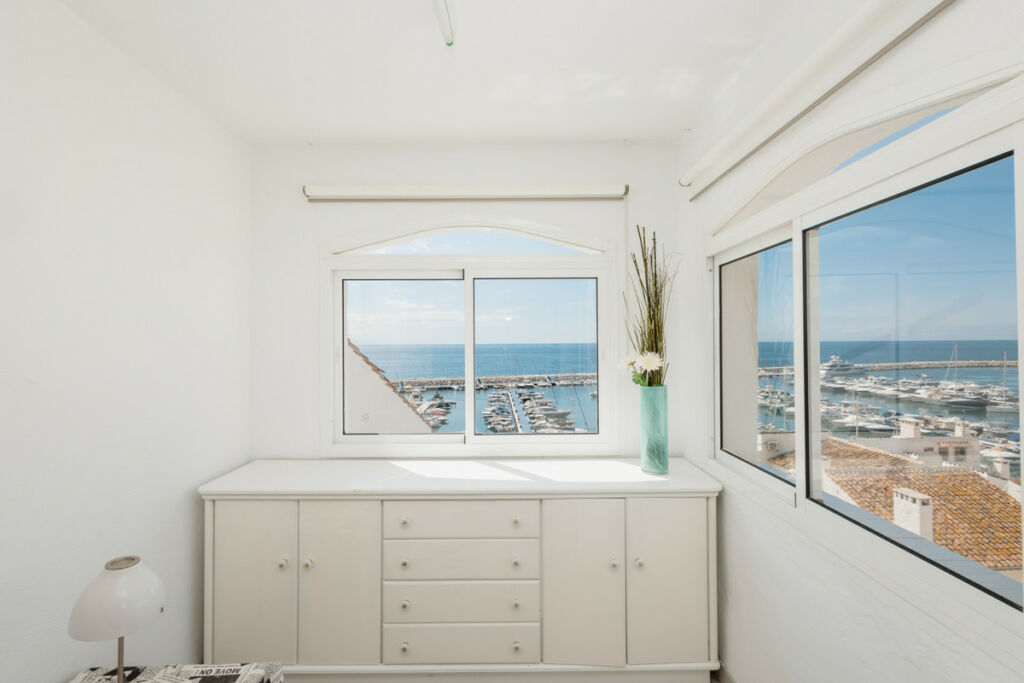 Middle Floor Apartment Puerto Banús Málaga - image 20