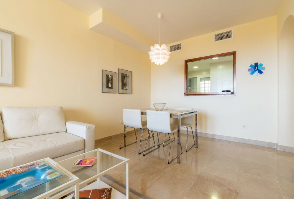 Middle Floor Apartment La Duquesa Málaga - image 20