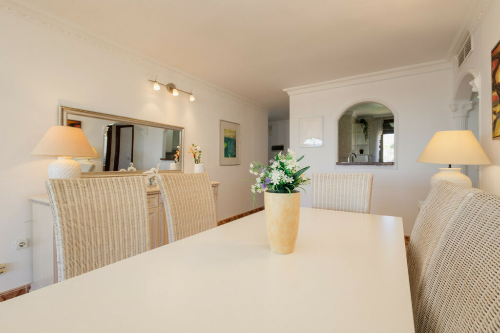 Middle Floor Apartment Playamar Málaga - image 20