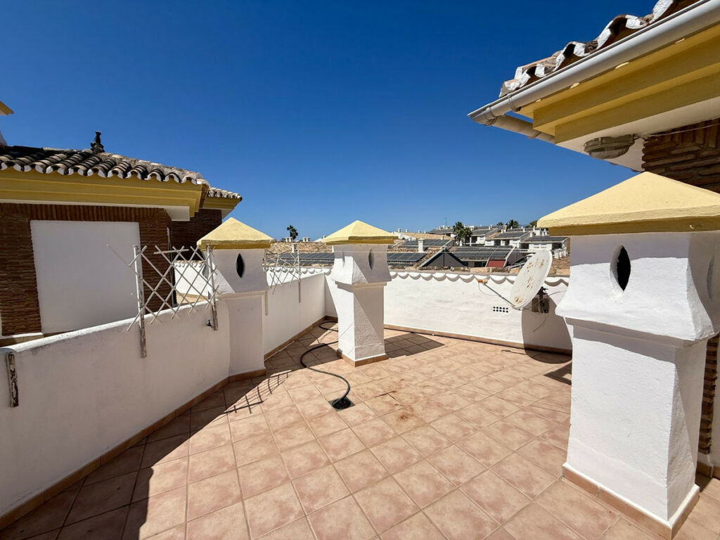 Penthouse Calahonda Málaga - image 20