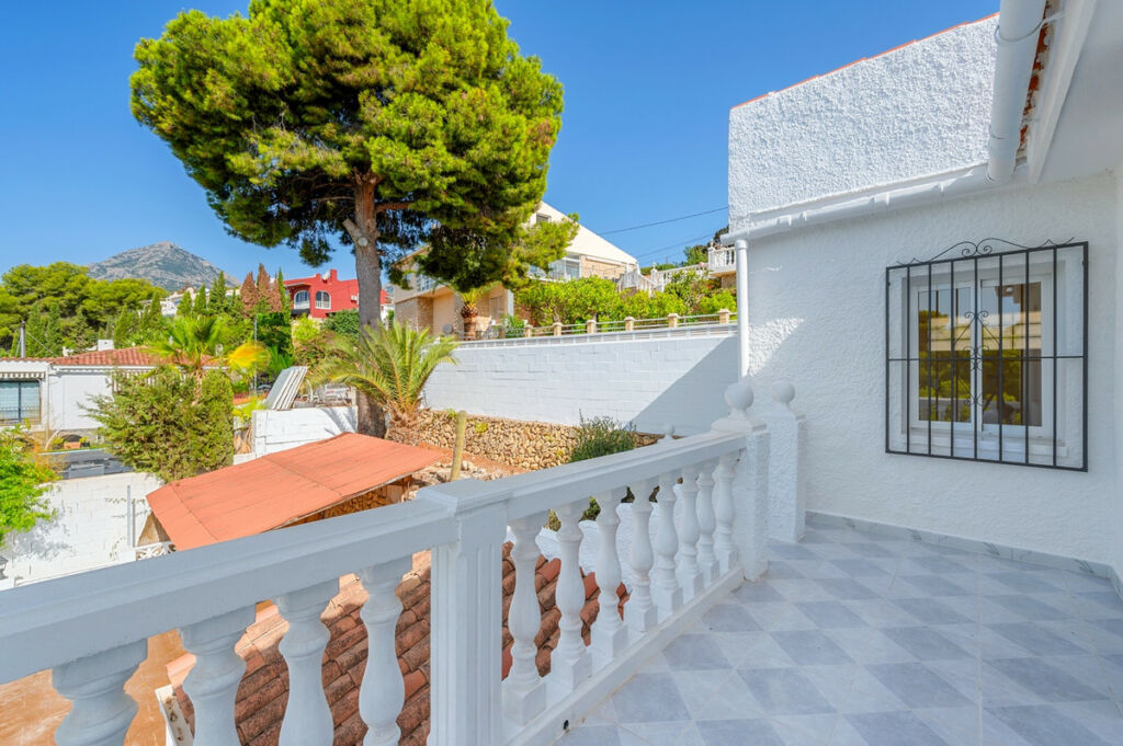 Detached Villa La Nucia Alicante - image 20