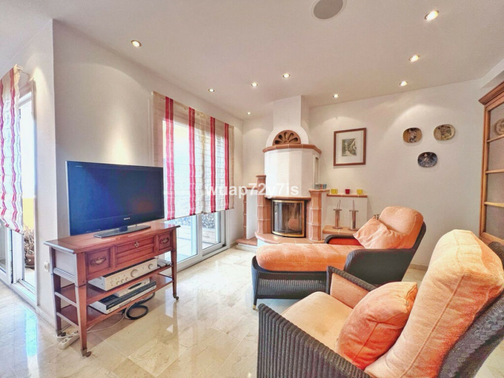 Semi-Detached House Costabella Málaga - image 20