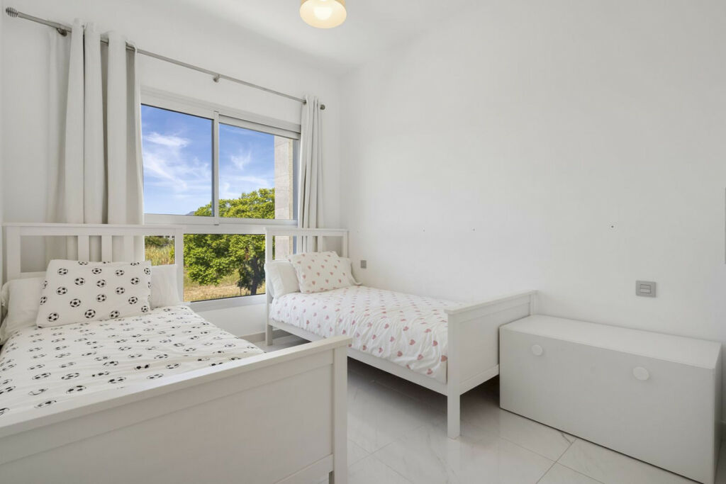 Middle Floor Apartment Estepona Málaga - image 20