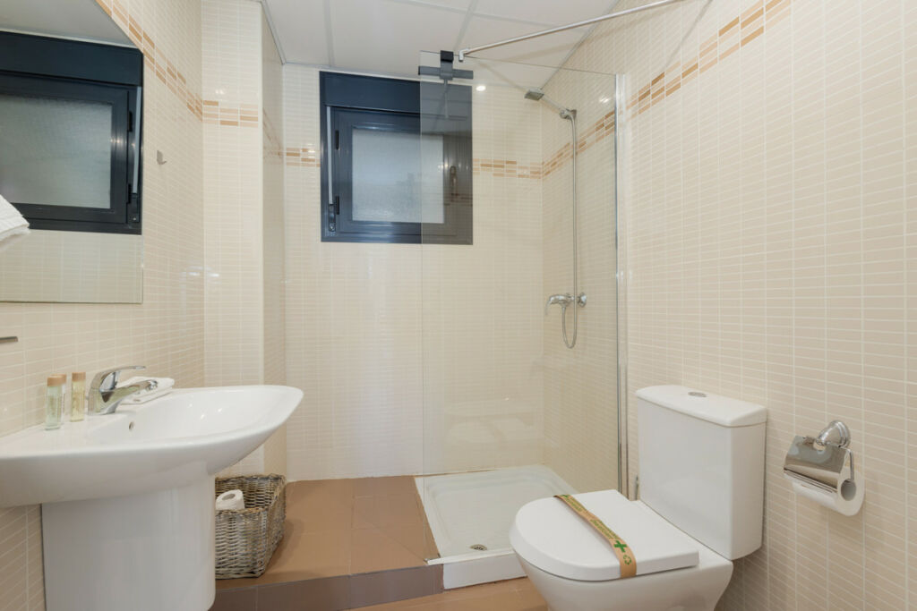 Middle Floor Apartment Estepona Málaga - image 20