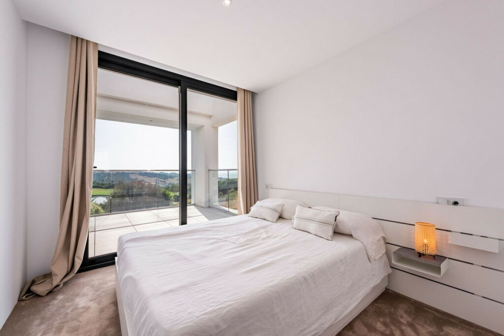 Detached Villa Estepona Málaga - image 20