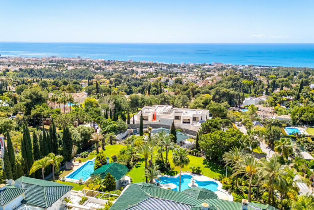 Detached Villa The Golden Mile Málaga - image 20
