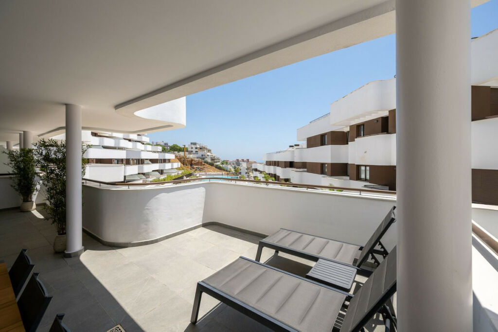 Middle Floor Apartment Estepona Málaga - image 20
