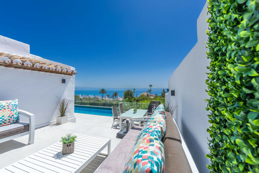 Detached Villa Estepona Málaga - image 20