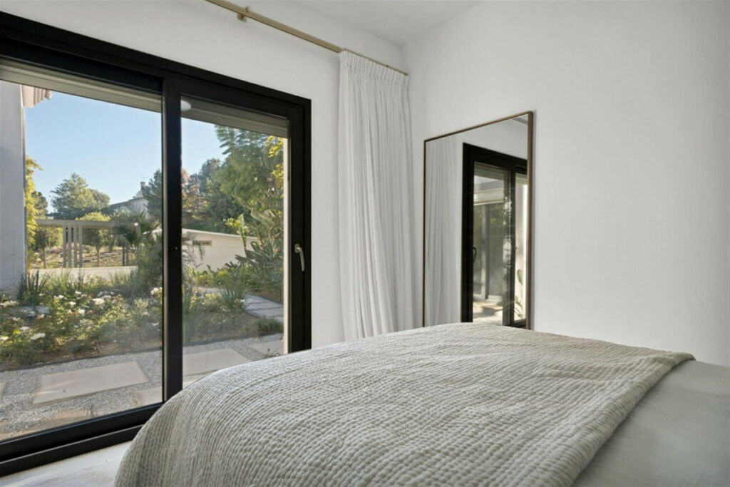 Detached Villa Benahavís Málaga - image 22