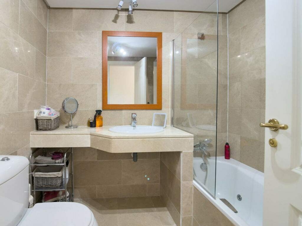 Middle Floor Apartment La Duquesa Málaga - image 20