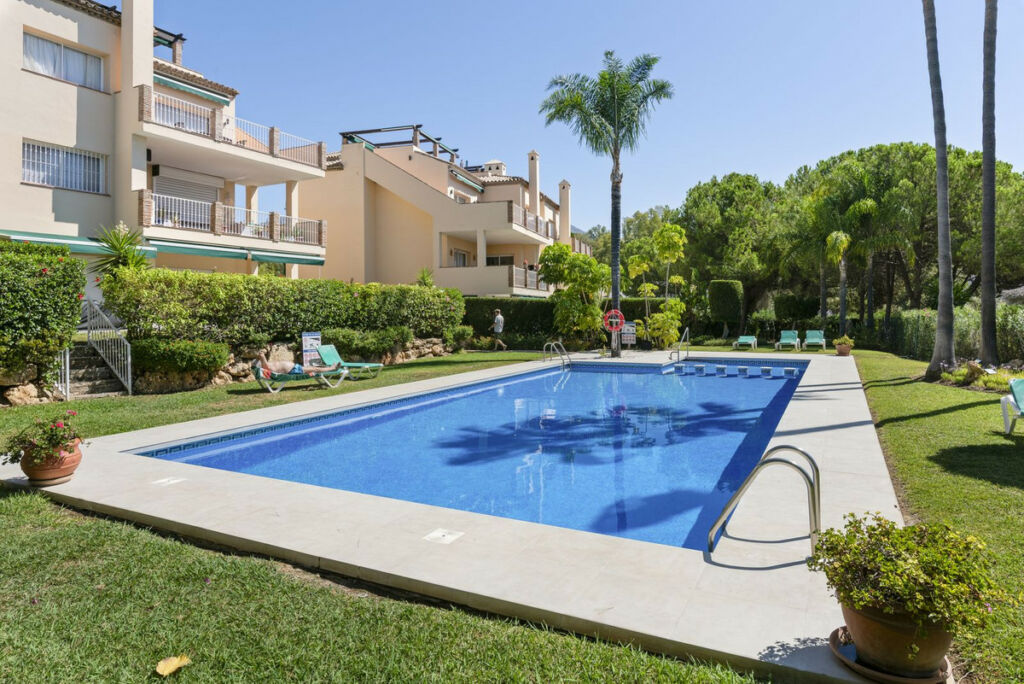 Penthouse Nueva Andalucía Málaga - image 11