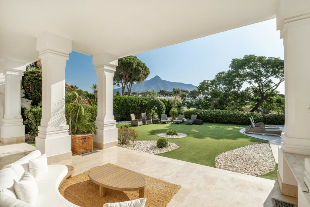 Detached Villa Aloha Málaga - image 20