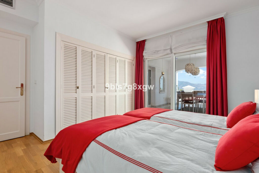 Middle Floor Apartment La Mairena Málaga - image 20