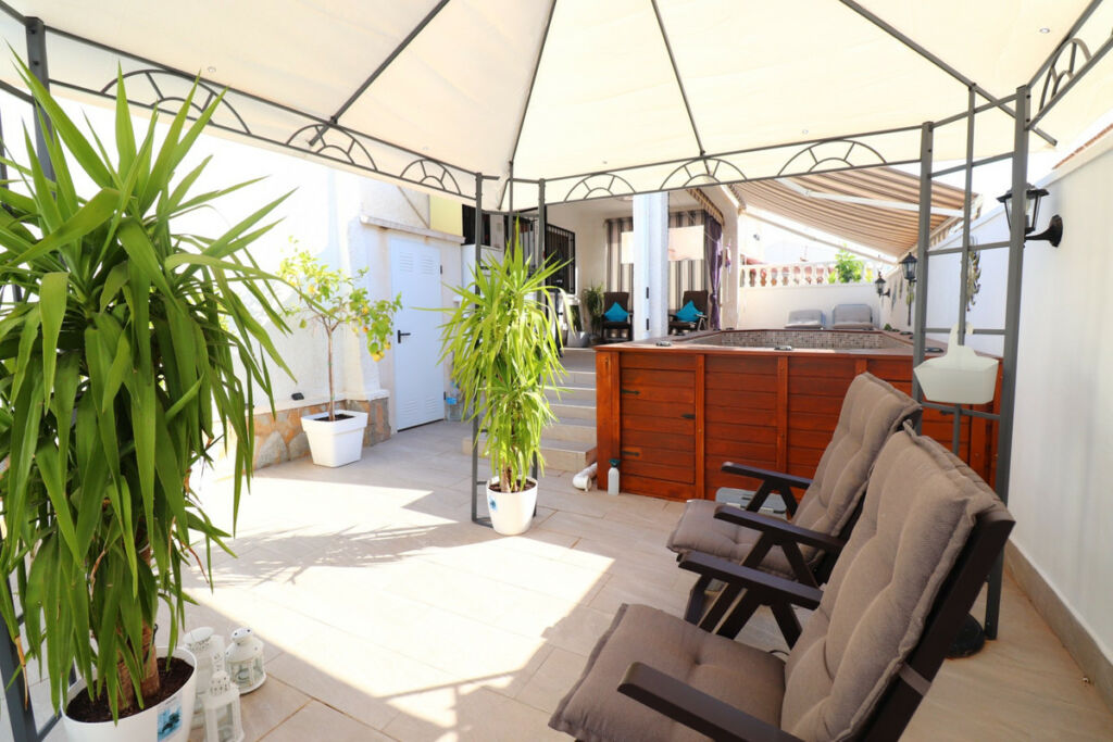 Detached Villa La Florida Alicante - image 20