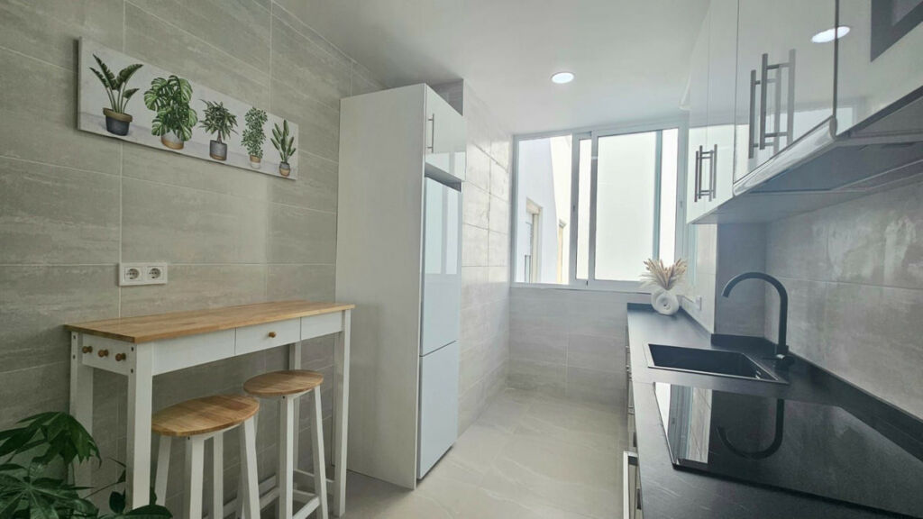 Middle Floor Apartment Fuengirola Málaga - image 20
