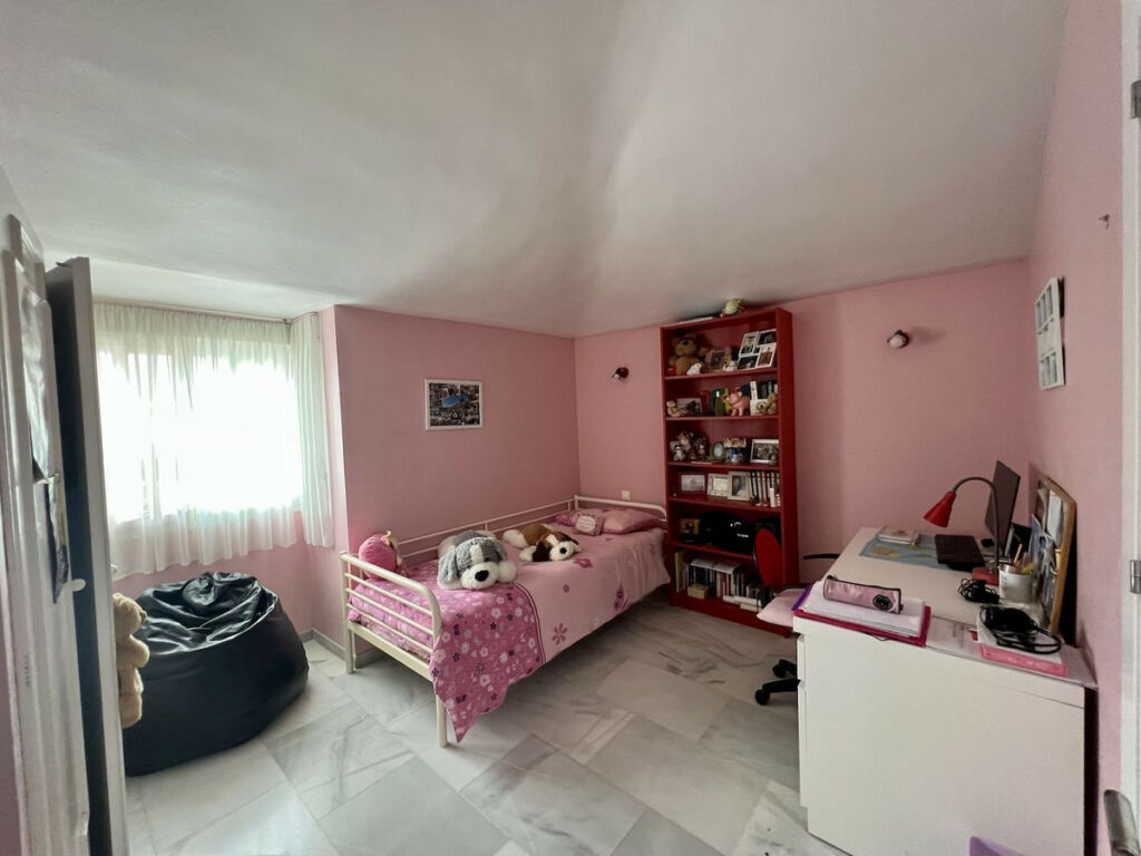 Middle Floor Apartment Calahonda Málaga - image 19