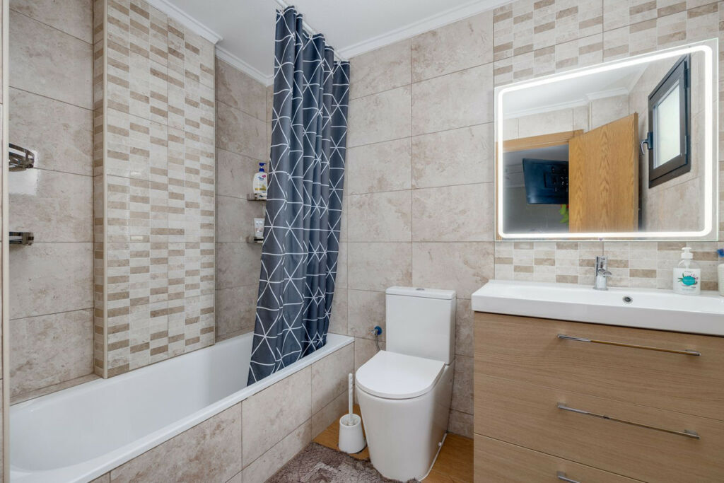 Middle Floor Apartment Torrevieja Alicante - image 20
