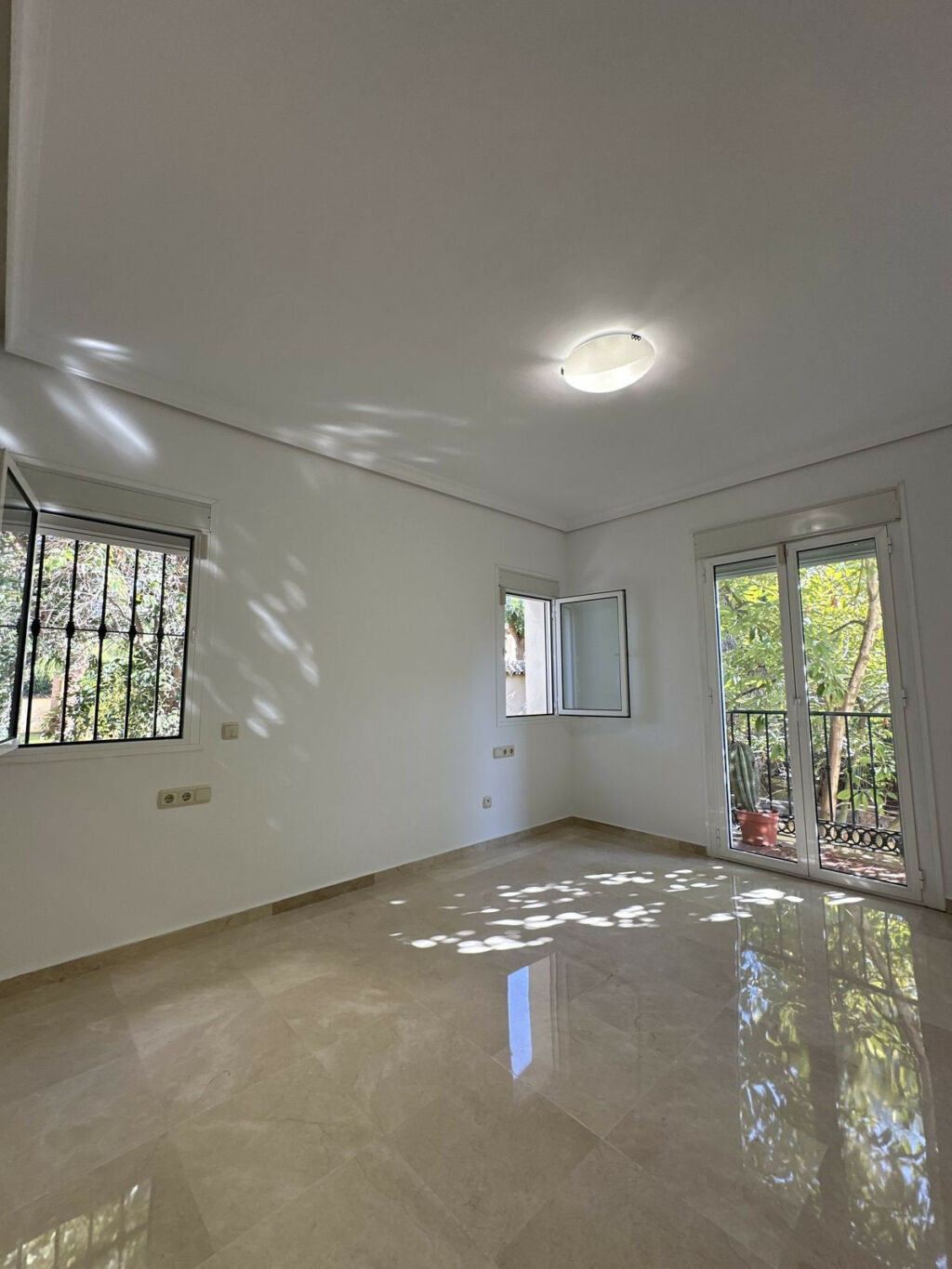 Detached Villa Elviria Málaga - image 20