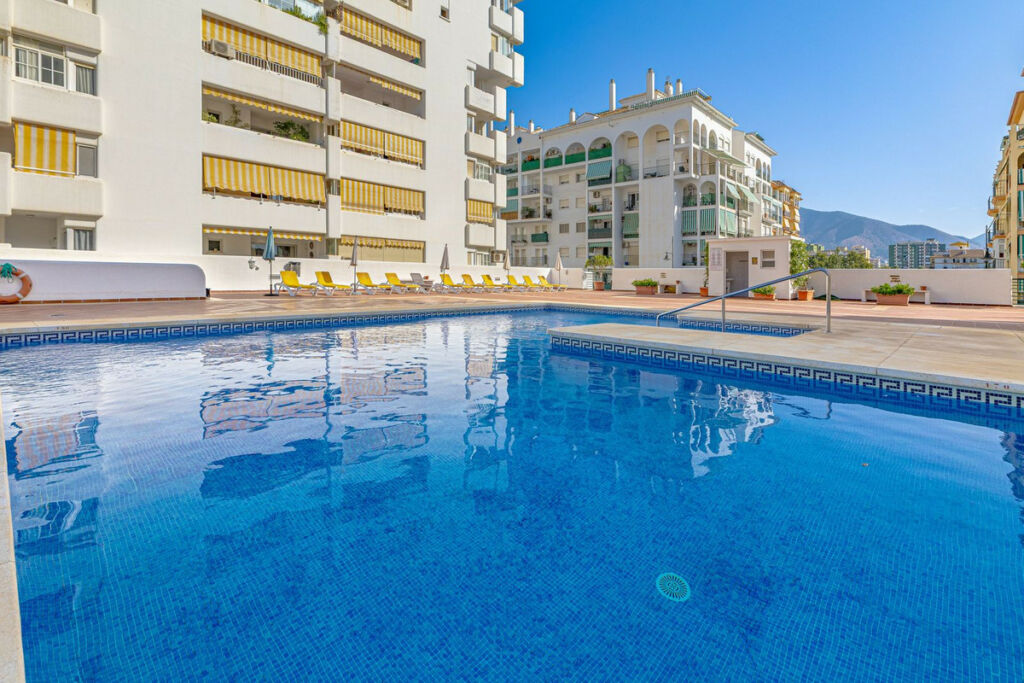 Middle Floor Apartment Los Boliches Málaga - image 20