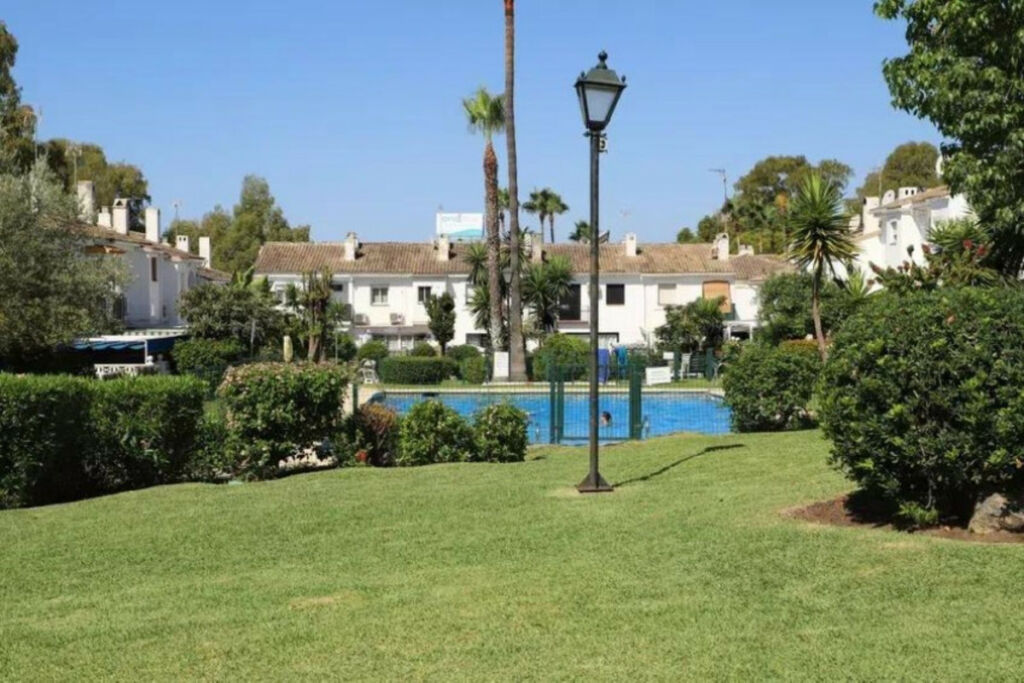 Townhouse Atalaya Málaga - image 21