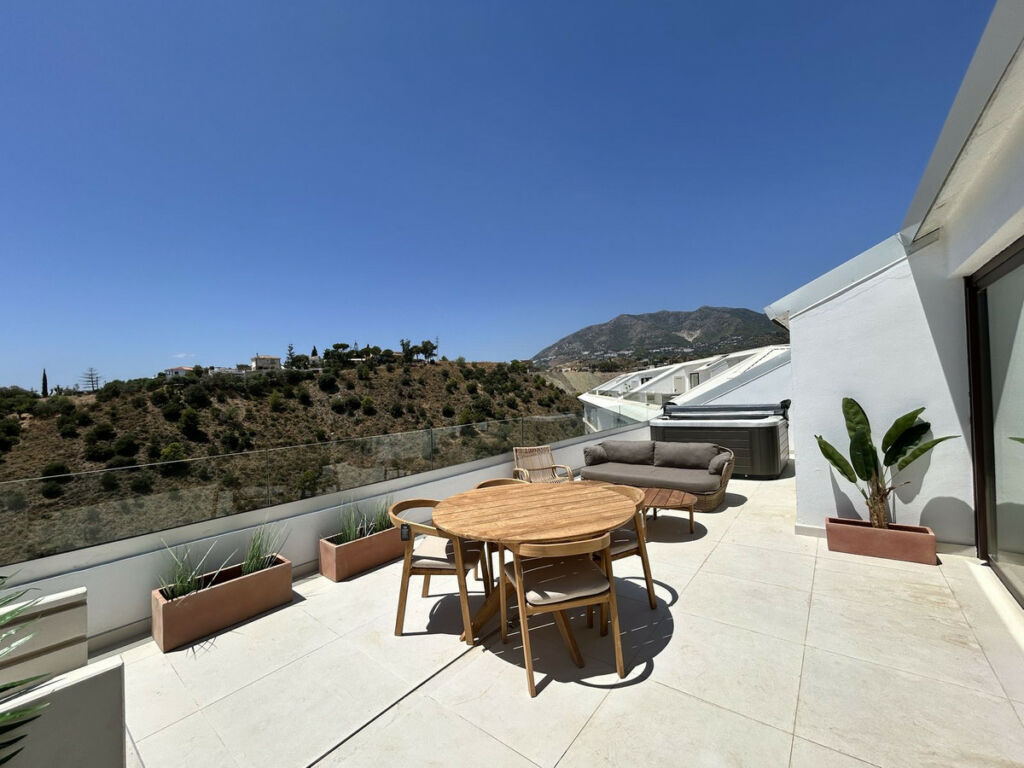 Penthouse Higueron Málaga - image 21