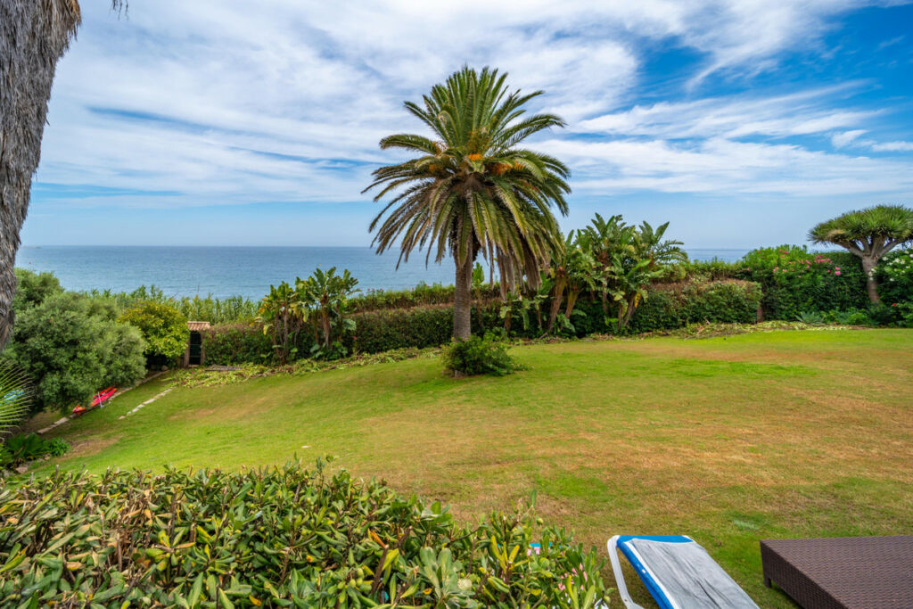 Detached Villa Estepona Málaga - image 21