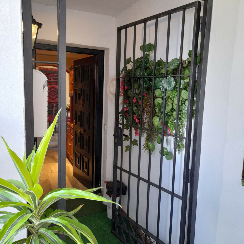 Middle Floor Apartment Elviria Málaga - image 21