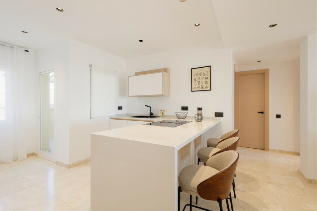 Middle Floor Apartment Elviria Málaga - image 21