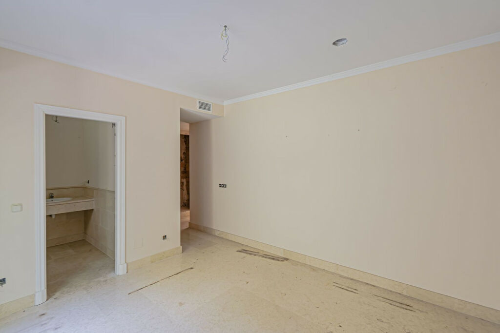 Ground Floor Apartment Benahavís Málaga - image 21