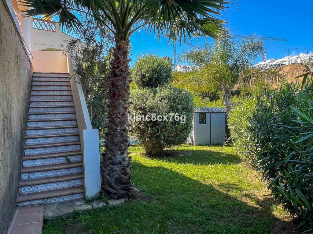 Detached Villa Riviera del Sol Málaga - image 21